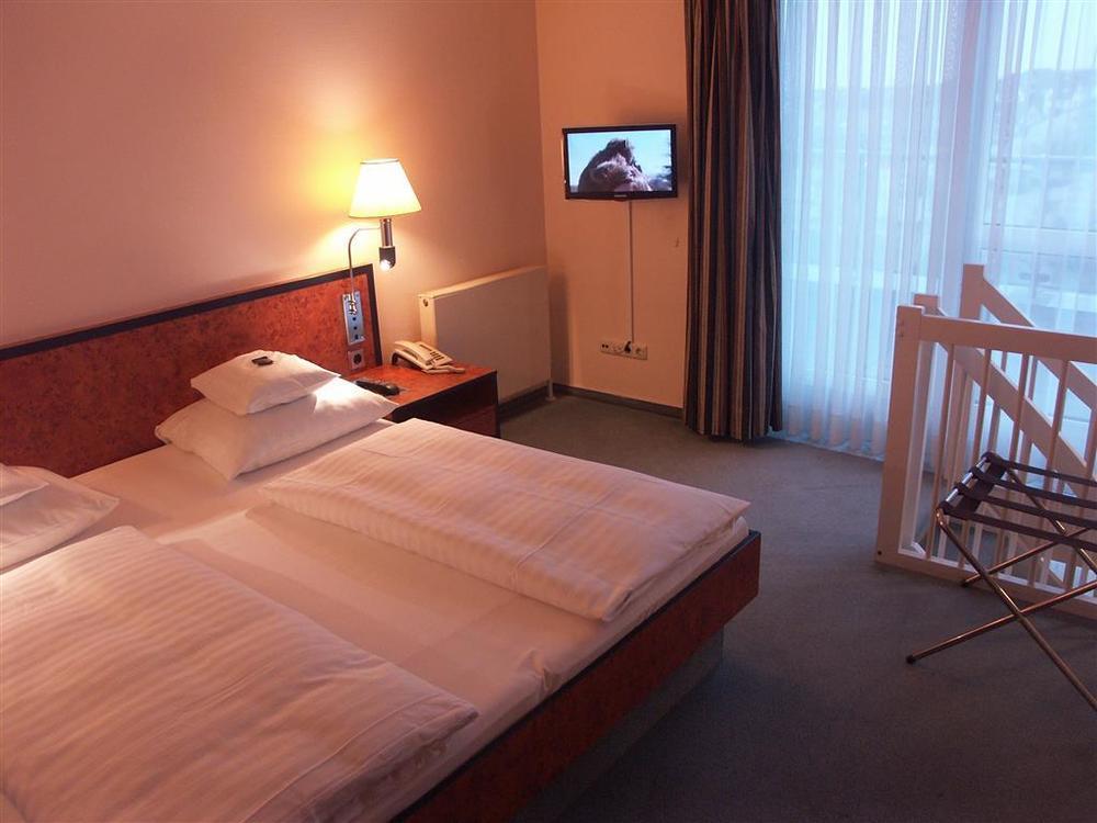 Hotel Arkadia Friedrichsdorf Rum bild