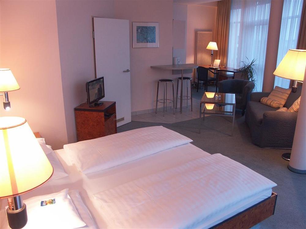 Hotel Arkadia Friedrichsdorf Rum bild
