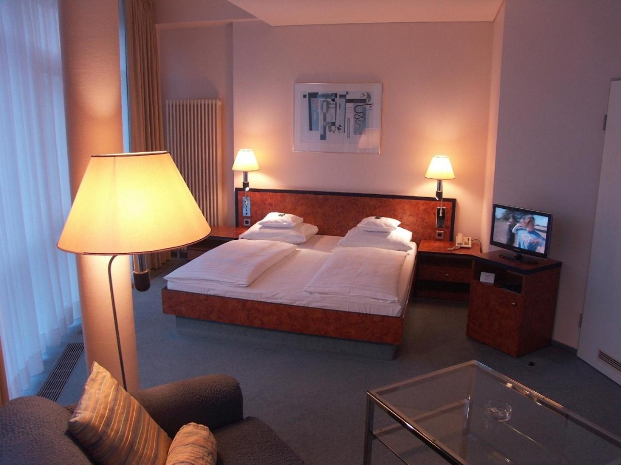 Hotel Arkadia Friedrichsdorf Exteriör bild