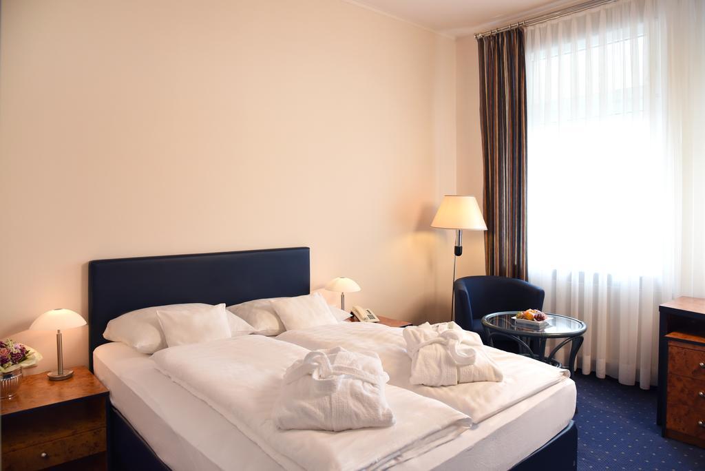 Hotel Arkadia Friedrichsdorf Exteriör bild